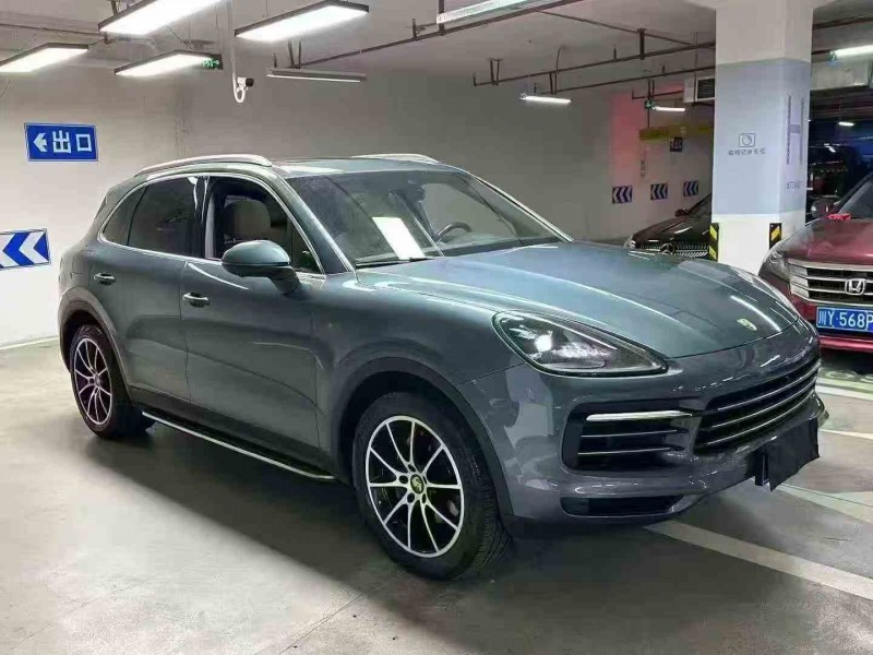 遂宁18年保时捷卡宴3