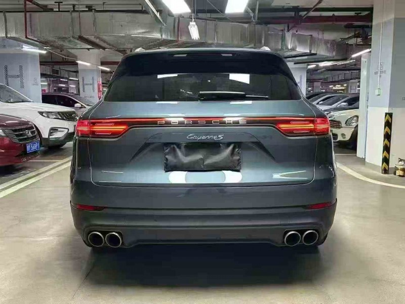 遂宁18年保时捷卡宴9