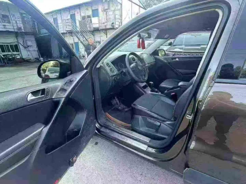 衡阳16年大众途观4