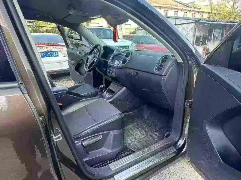 衡阳16年大众途观6