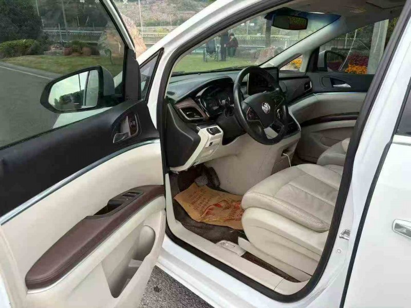 重庆21年别克GL84