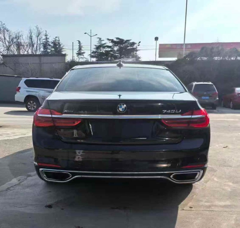 济宁16年宝马7系6