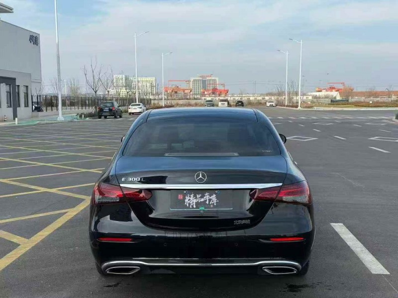 济宁21年奔驰E9