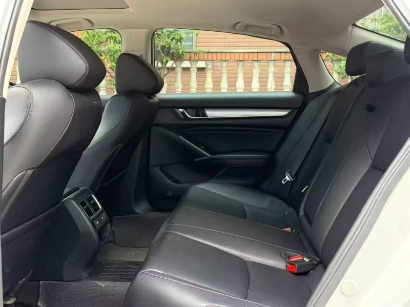 东莞22年本田雅阁4