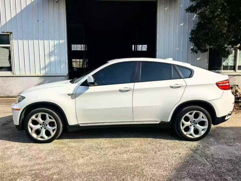 南通12年宝马X67