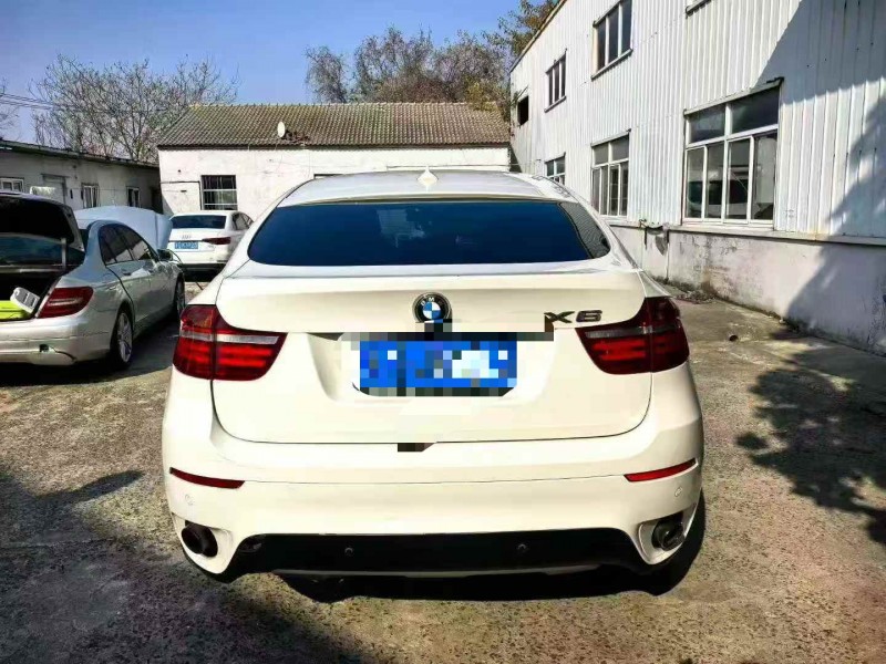 南通12年宝马X69