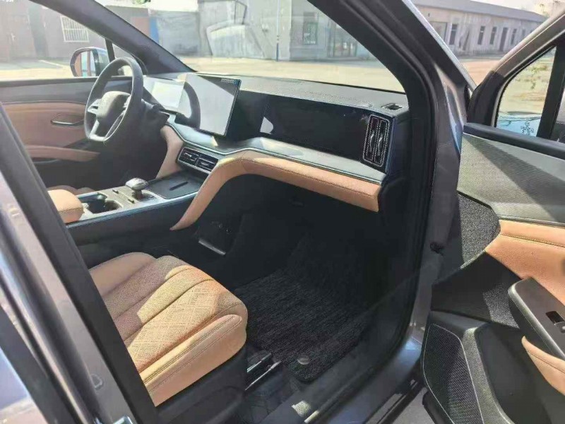 济宁25年比亚迪宋5