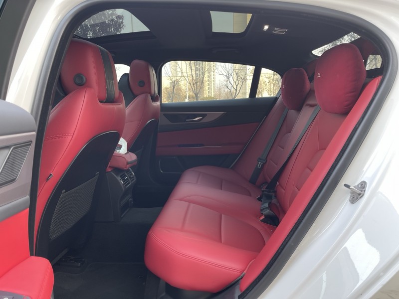 济宁23年捷豹XEL6