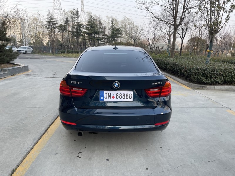 济宁15年宝马3系9