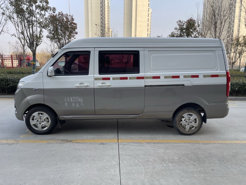 济宁19年华晨海狮8