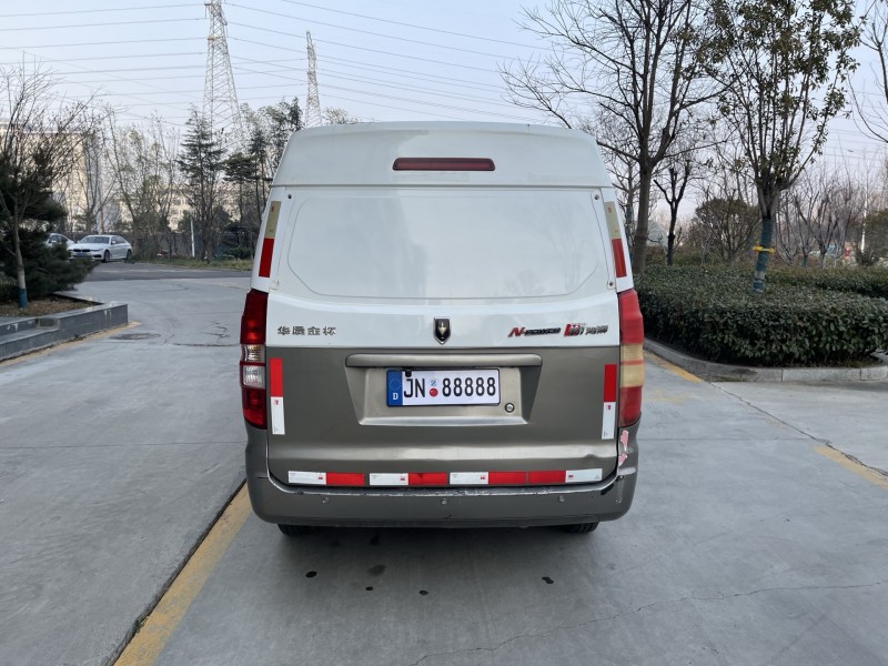 济宁19年华晨海狮9