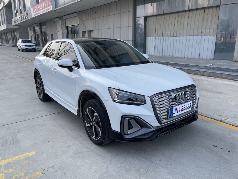 济宁22年奥迪Q23