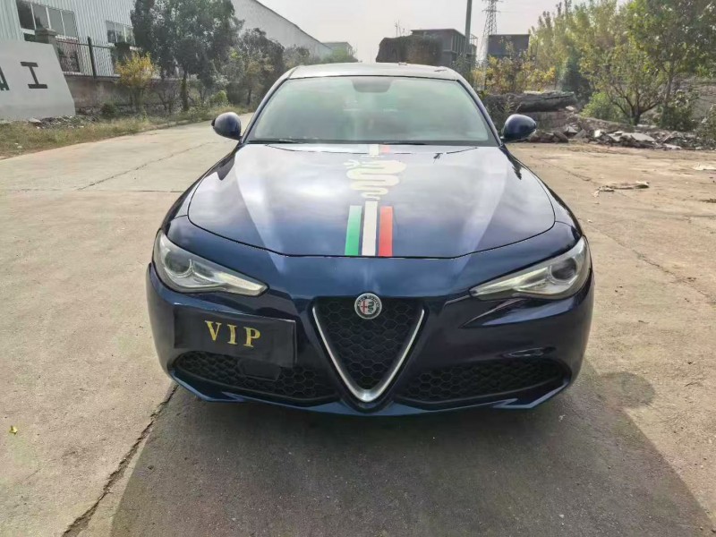 徐州18年阿尔法·罗密欧Giulia1