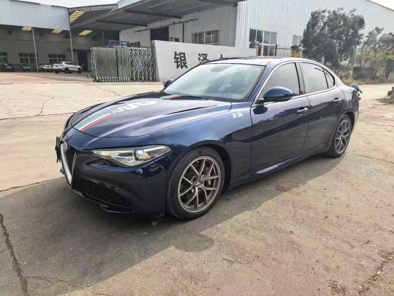 徐州18年阿尔法·罗密欧Giulia2