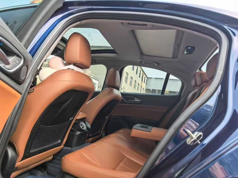 徐州18年阿尔法·罗密欧Giulia7