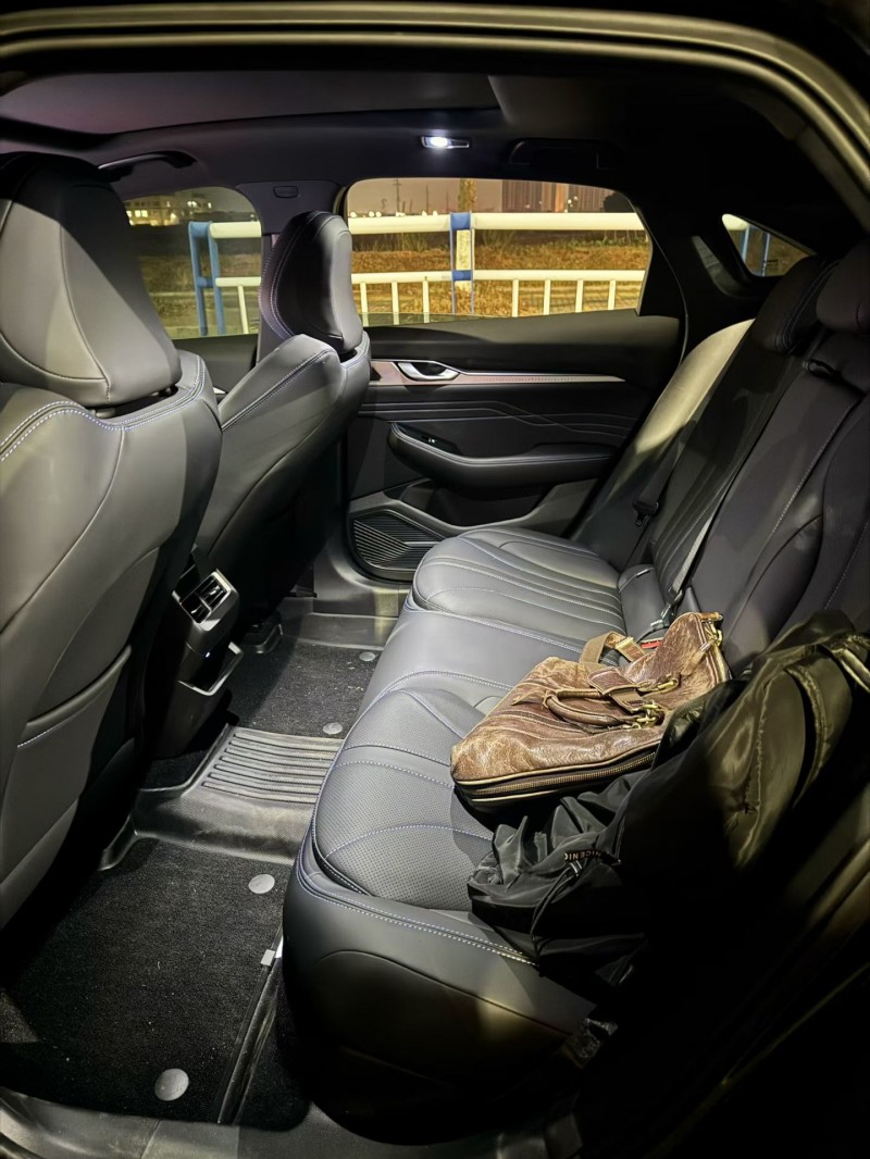 南昌25年吉利星瑞5