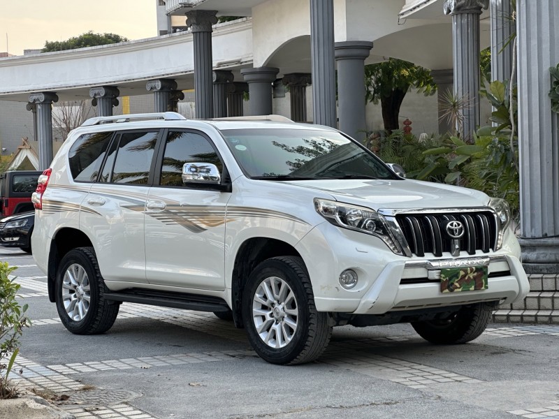 东莞18年丰田普拉多2