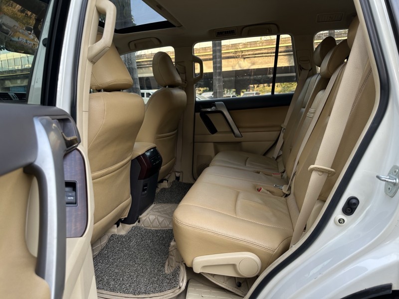 东莞18年丰田普拉多5