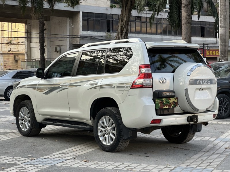 东莞18年丰田普拉多7