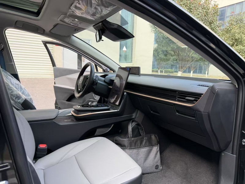 徐州25年丰田BZ3Pro4