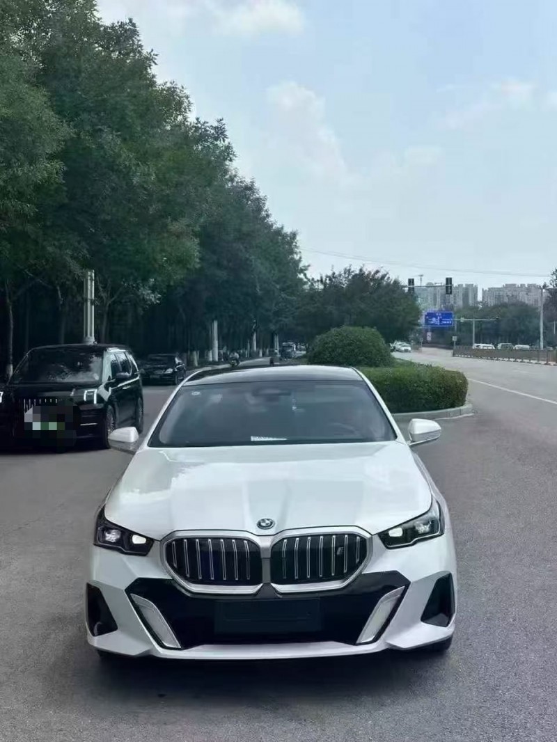 聊城25年宝马i51