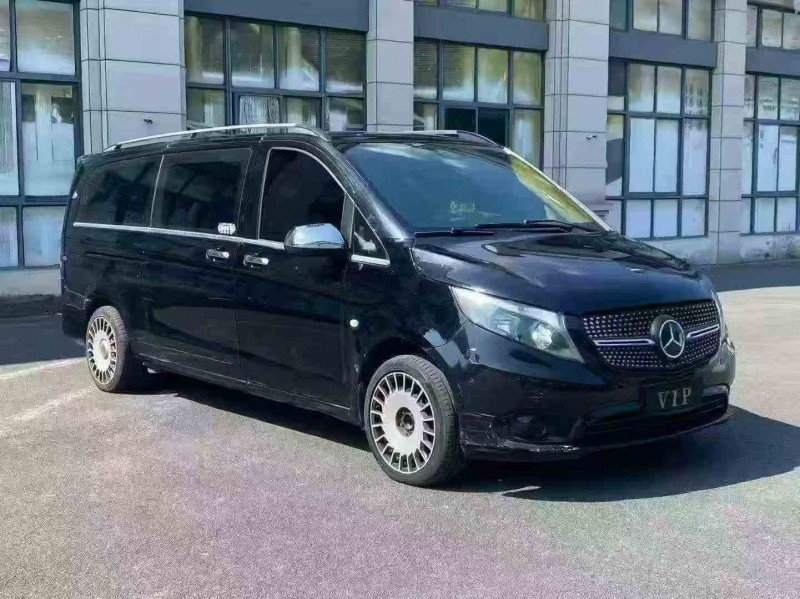 厦门18年奔驰唯雅诺2