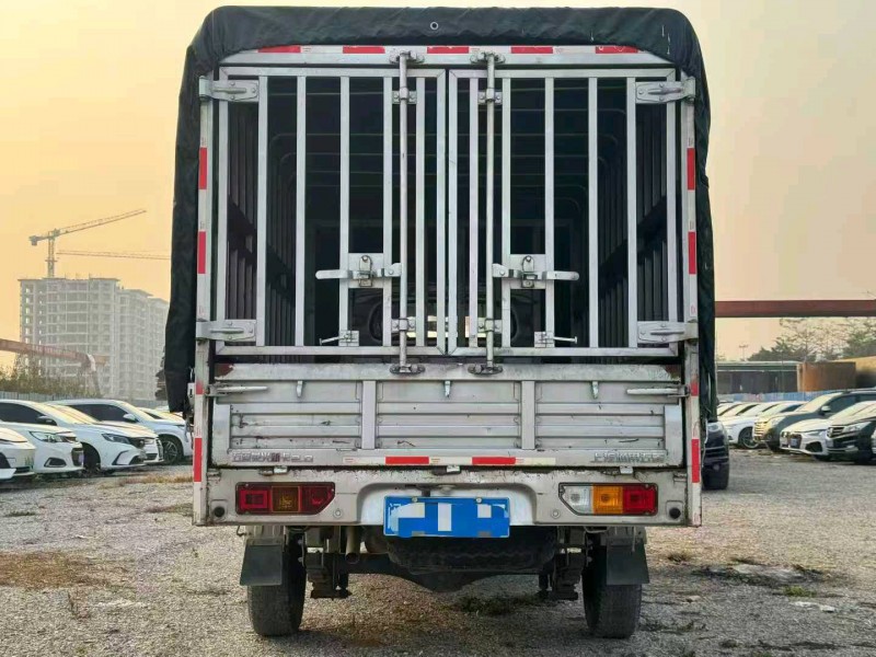 柳州24年五菱汽车荣光5