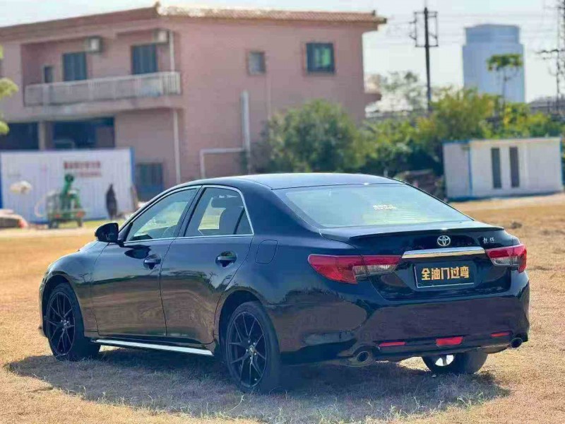 珠海16年丰田锐志7