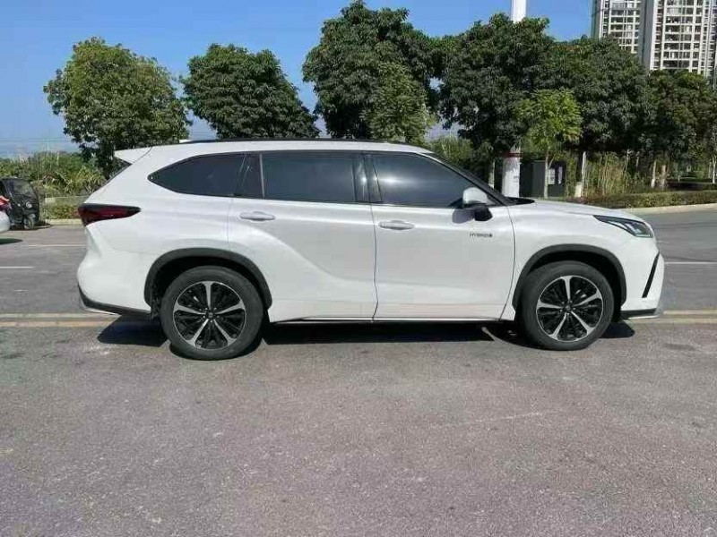 淮安24年丰田皇冠2