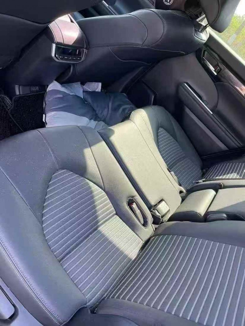 淮安24年丰田皇冠4