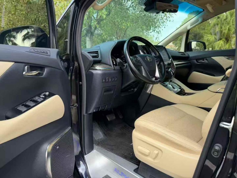 广州22年丰田埃尔法5