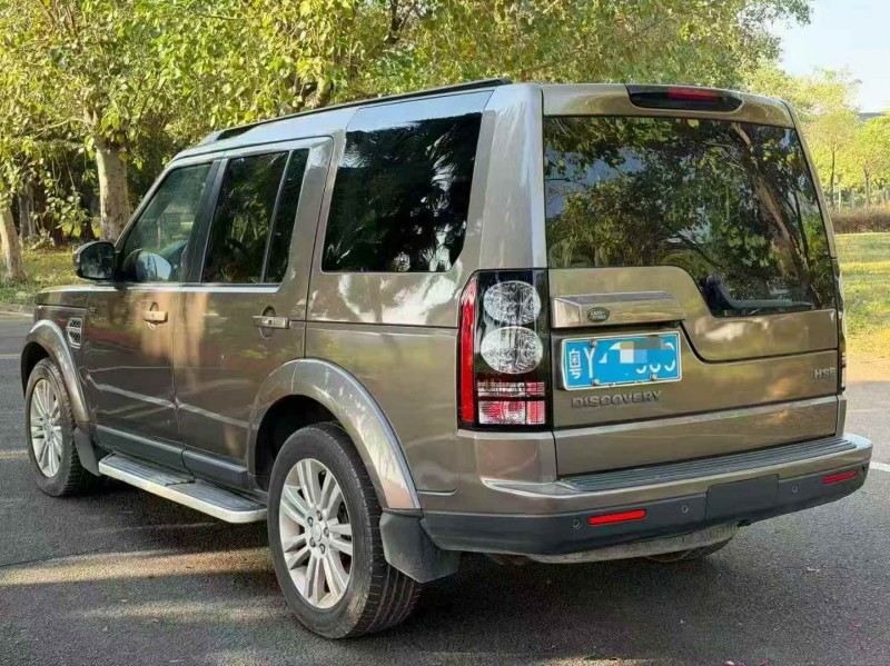 广州14年路虎发现8