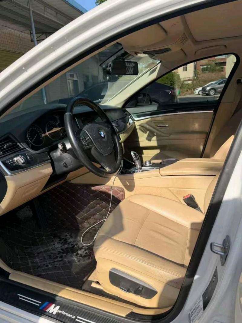 广州16年宝马5系5