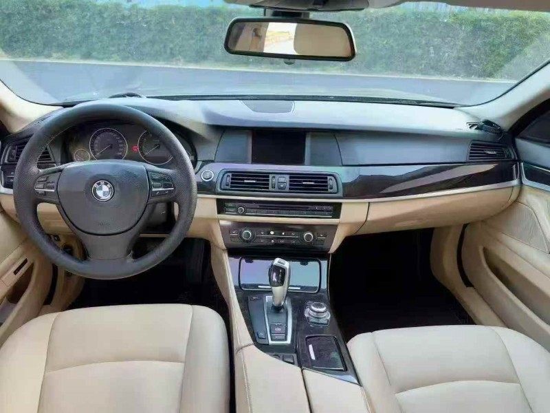 新余12年宝马5系4