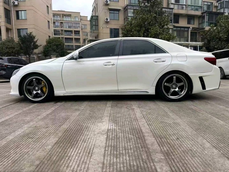 金华16年丰田锐志3