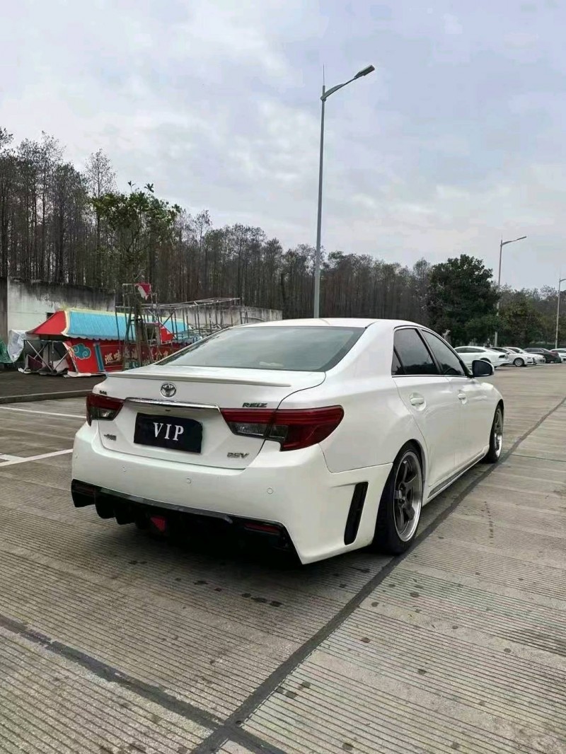 金华16年丰田锐志5