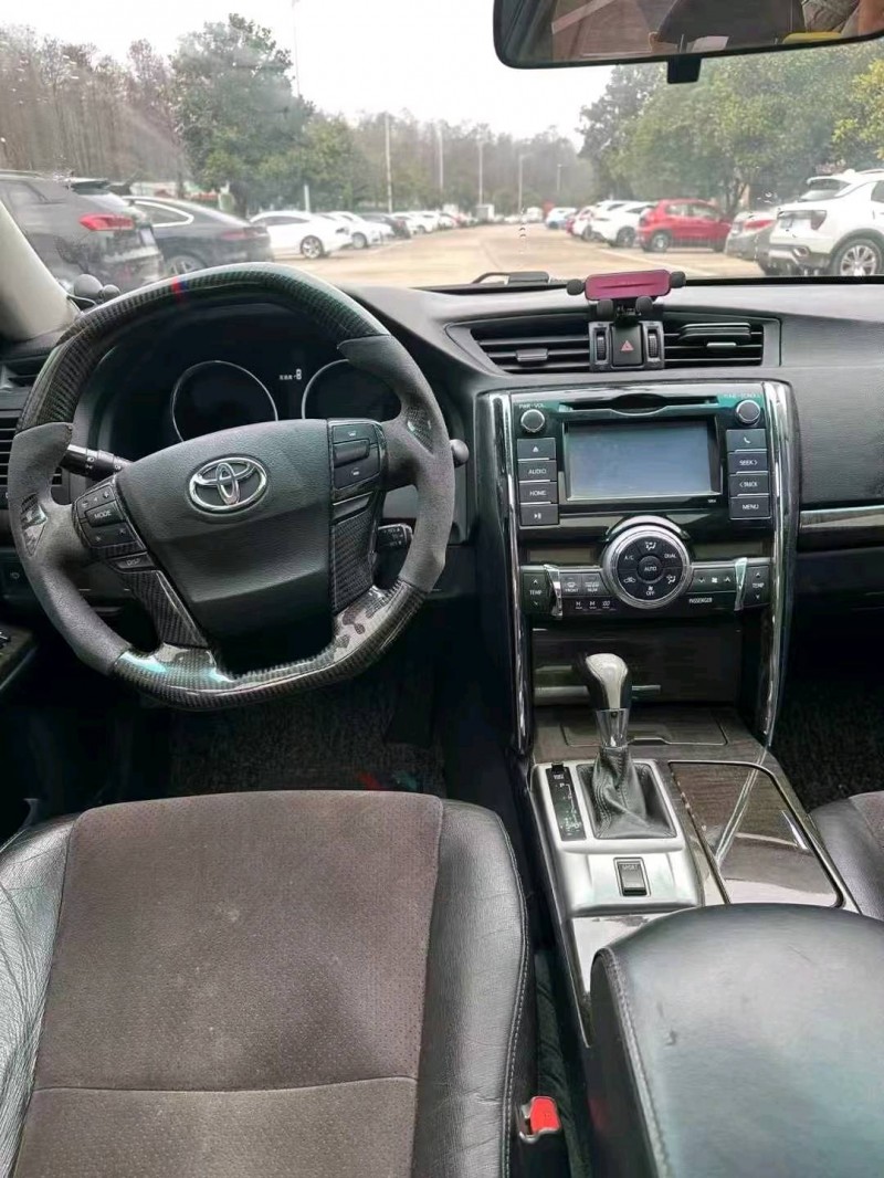 金华16年丰田锐志7