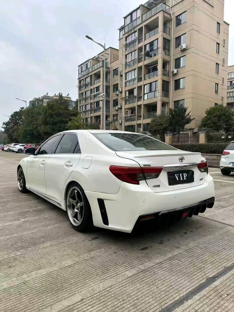 金华16年丰田锐志9