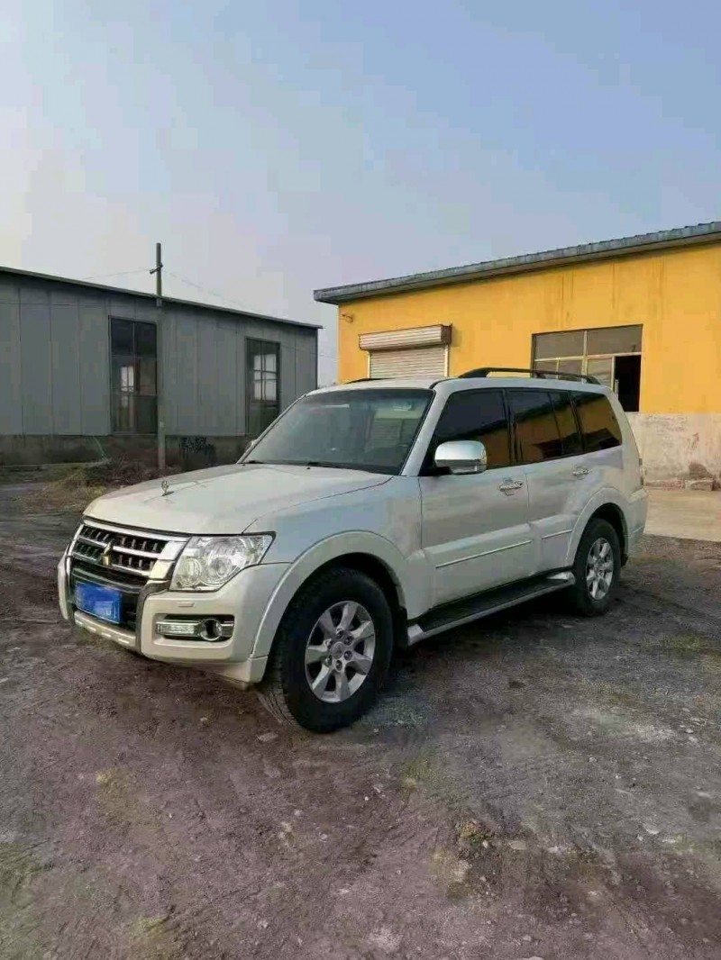 菏泽20年三菱帕杰罗3