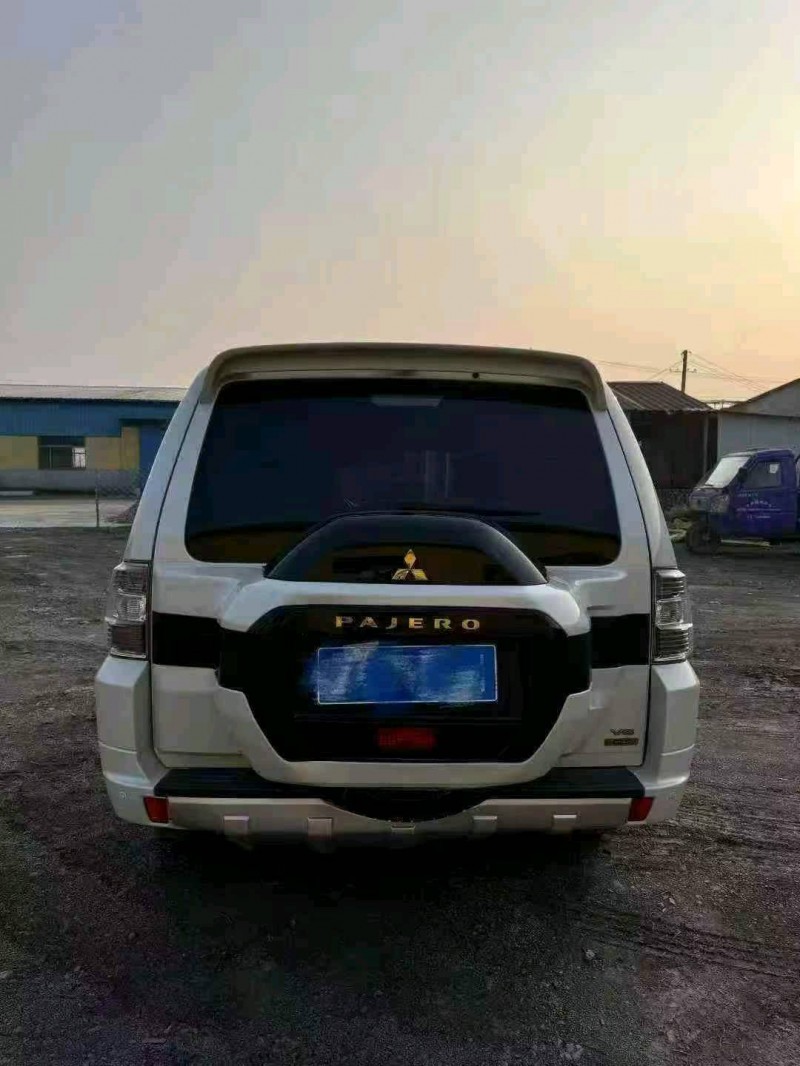 菏泽20年三菱帕杰罗4