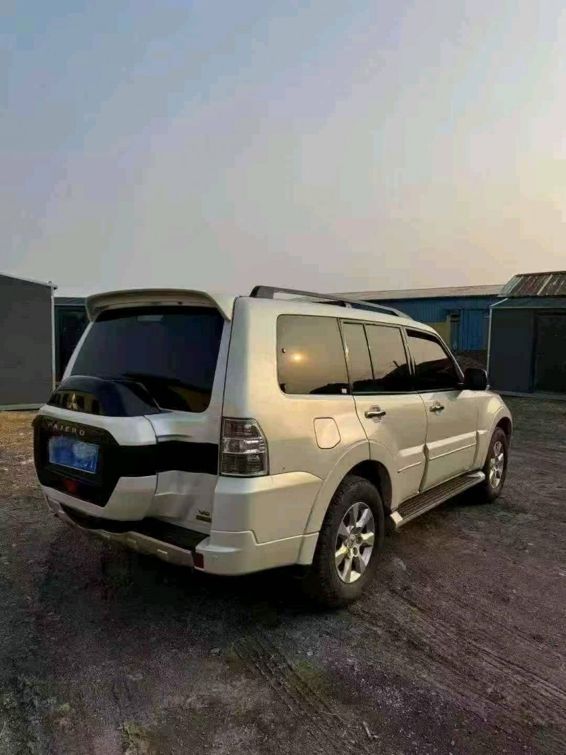 菏泽20年三菱帕杰罗5