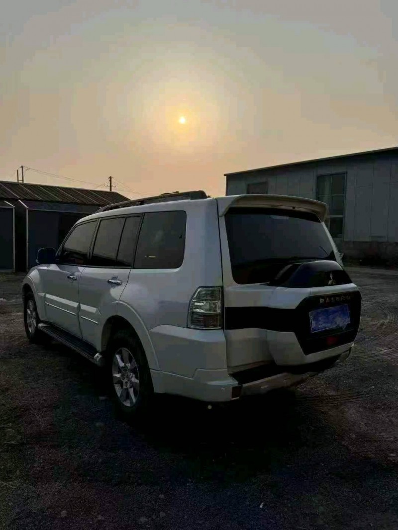 菏泽20年三菱帕杰罗6