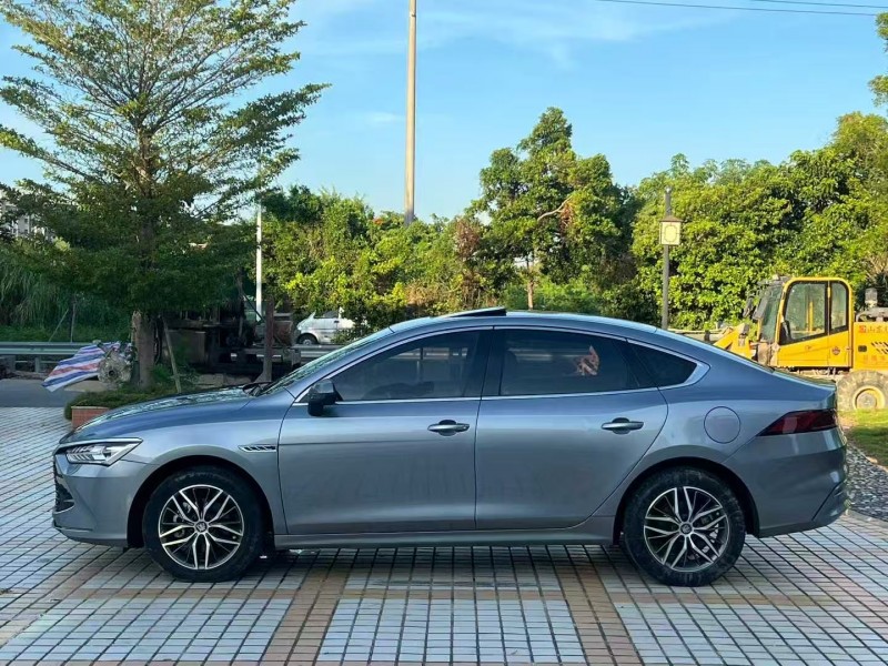 汕头23年比亚迪秦3