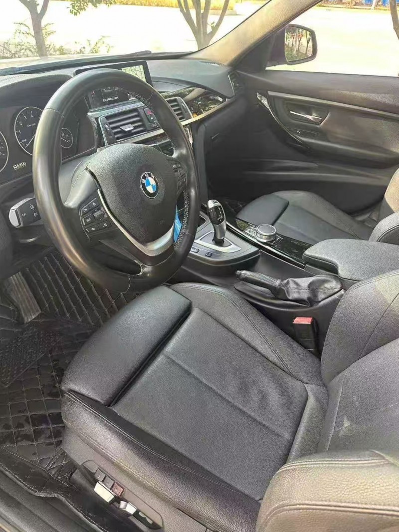 济南19年宝马3系8