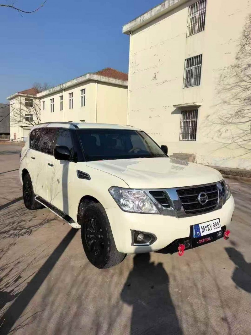 济宁17年日产途乐2