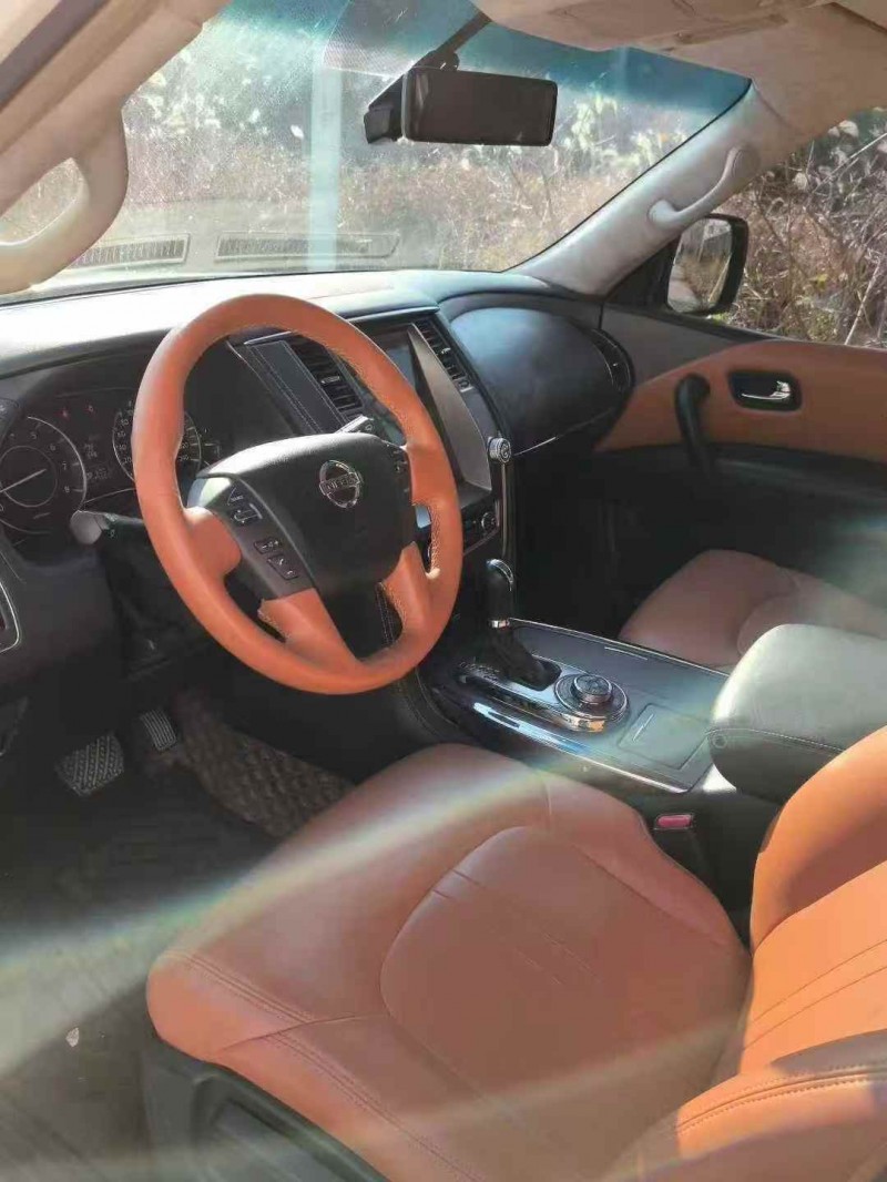 济宁17年日产途乐5