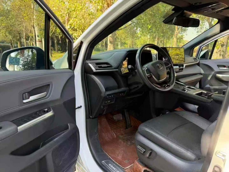 广州22年丰田塞纳6