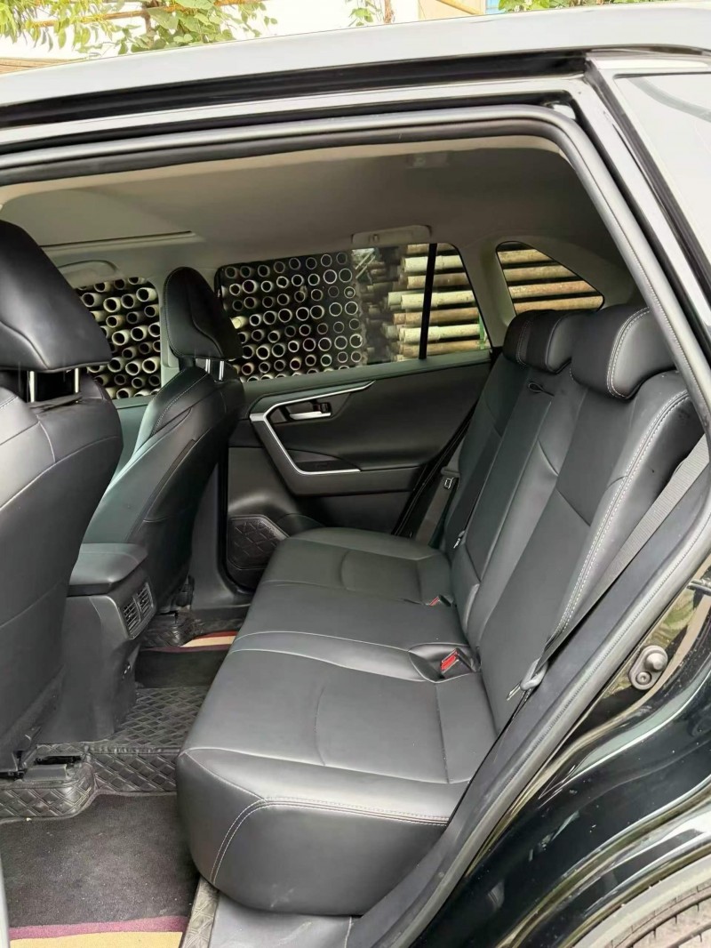 广州23年丰田威兰达8