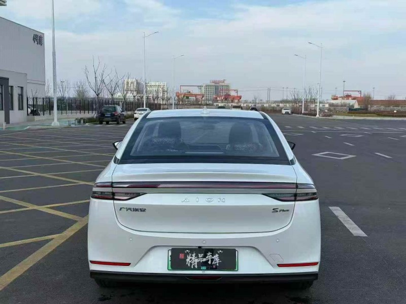 东营25年传祺埃安S9