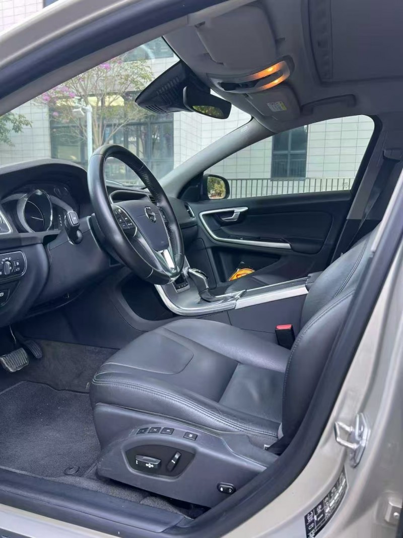 佛山20年沃尔沃S60L6